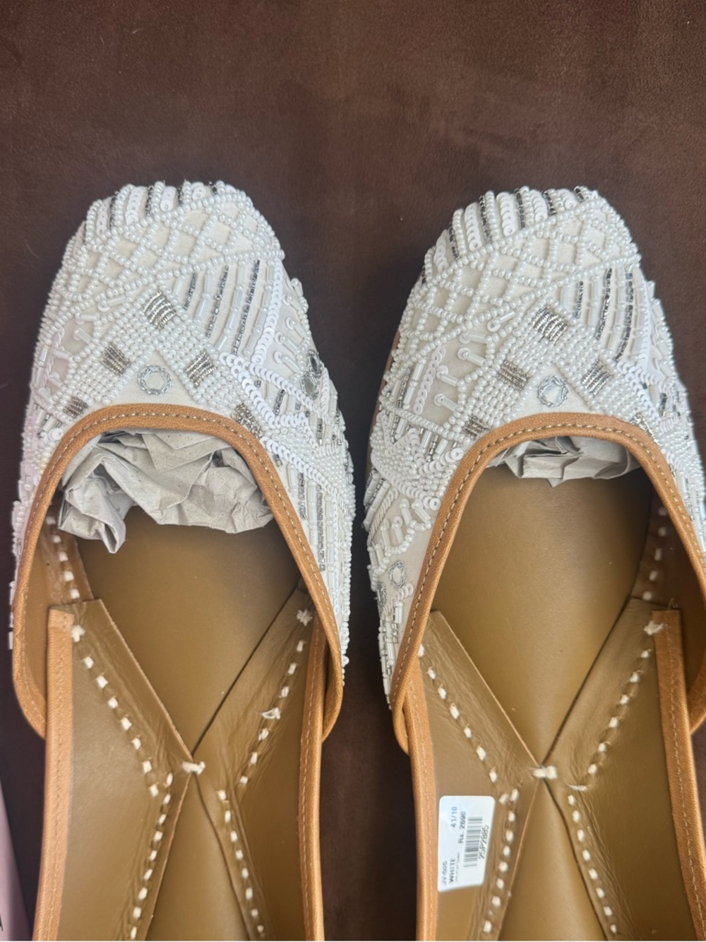 Women's Beaded White Juttis